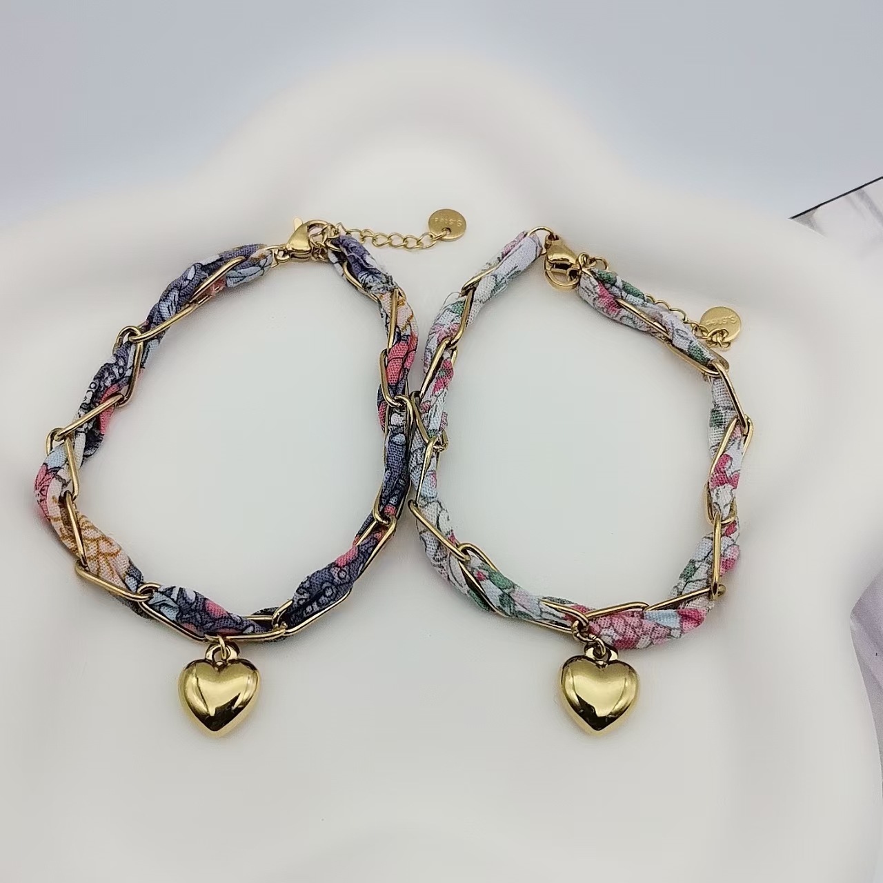 Pulsera Boho Chic de acero de  - Ethnic Chic Fashion reseña y precio